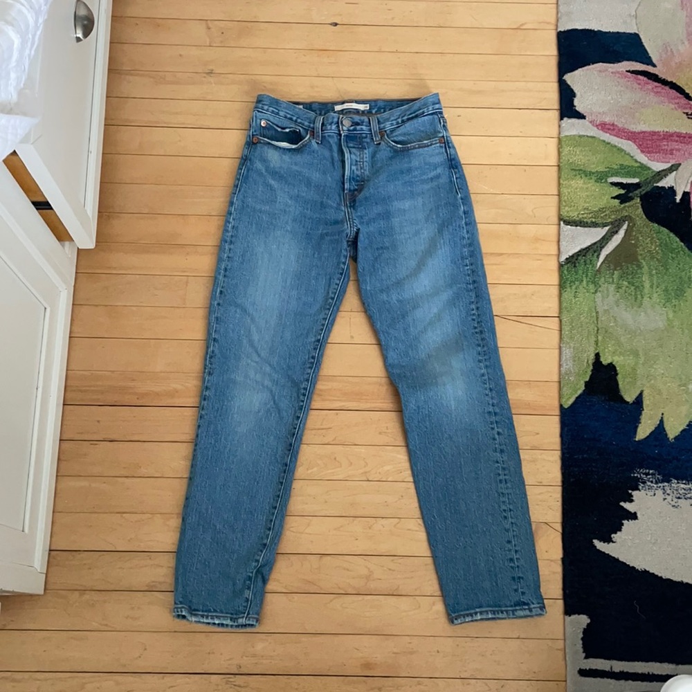 Levi’s classic wedgie fit straight leg jeans size 26 2 medium wash